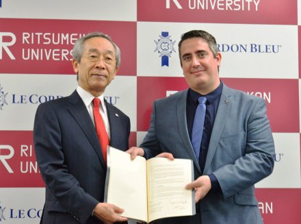 立命馆大学蓝带国际学院的亚洲代表Charles Cointr 