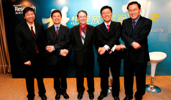 2007年1月，洪小文任院长