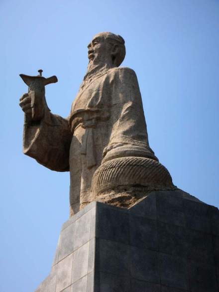 杜康雕像