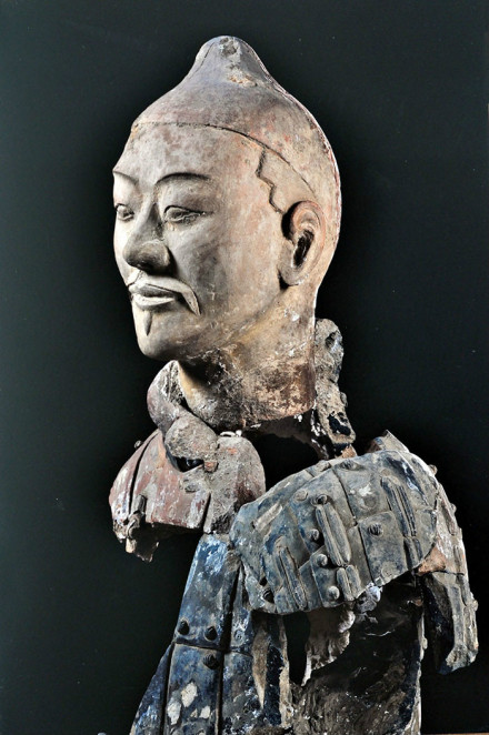 破碎的兵马俑