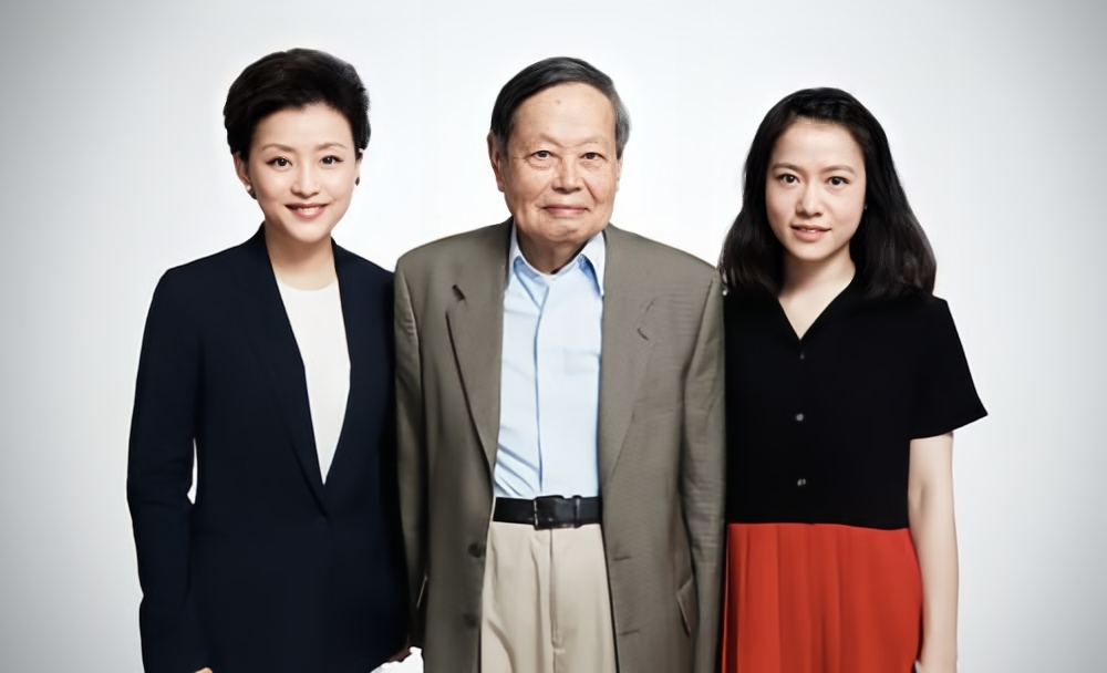 2015年6月，翁帆与杨振宁做客《杨澜访谈录》