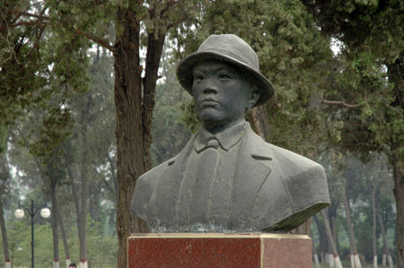 李力
