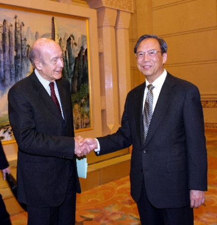 2003年3月，时任国务院副总理曾培炎与德斯坦