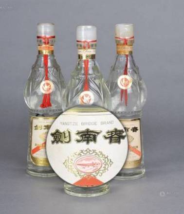 70年代出口型“长江大桥牌”剑南春