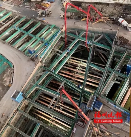 滨海新城站换乘节点底板封底施工现场