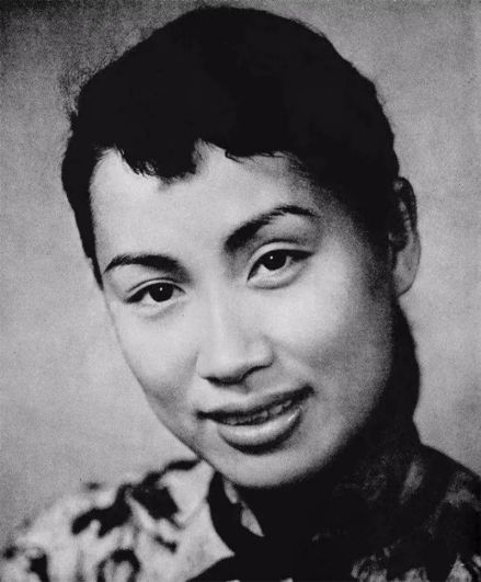红线女 