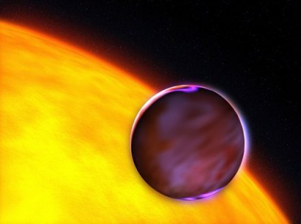 艺术家笔下的某恒星系统中的气态行星