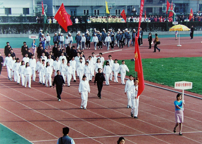 校运动会新闻与传播学院入场式