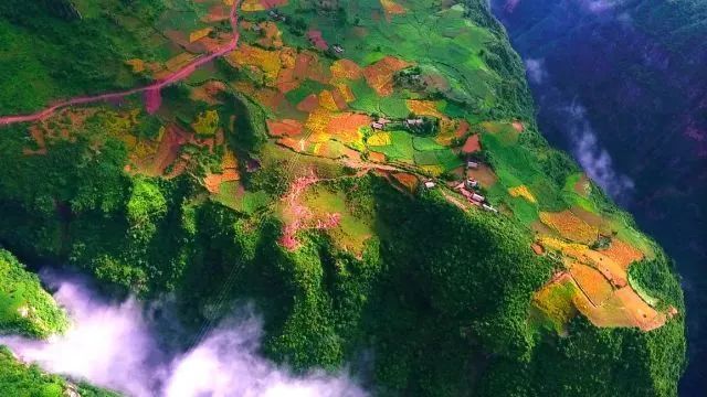 悬崖村-古里大峡谷景区