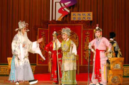 杨八姐游春
