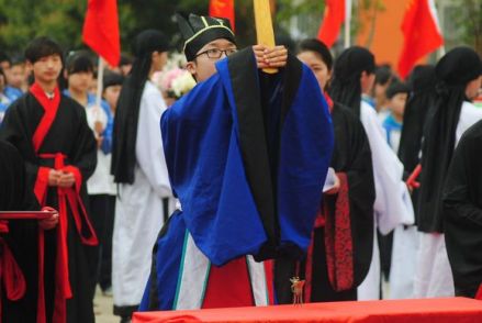 庄严肃穆的汉服祭祀仪式