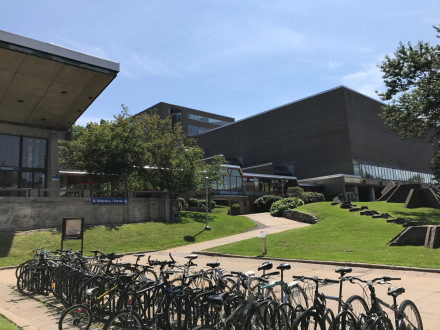 蒙特利尔大学体育与运动教育中心外景