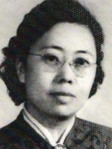 青年聂元梓