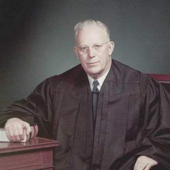 厄尔·沃伦(Earl Warren)