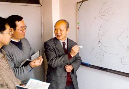 谷超豪