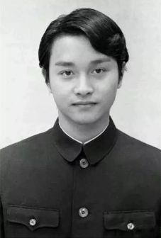 张国荣中山装形象