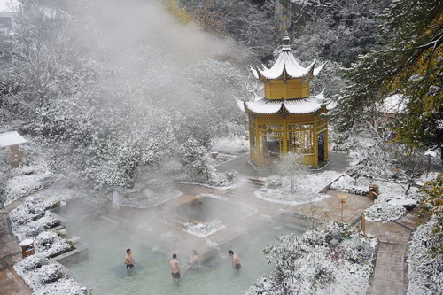 黄山飘雪温泉