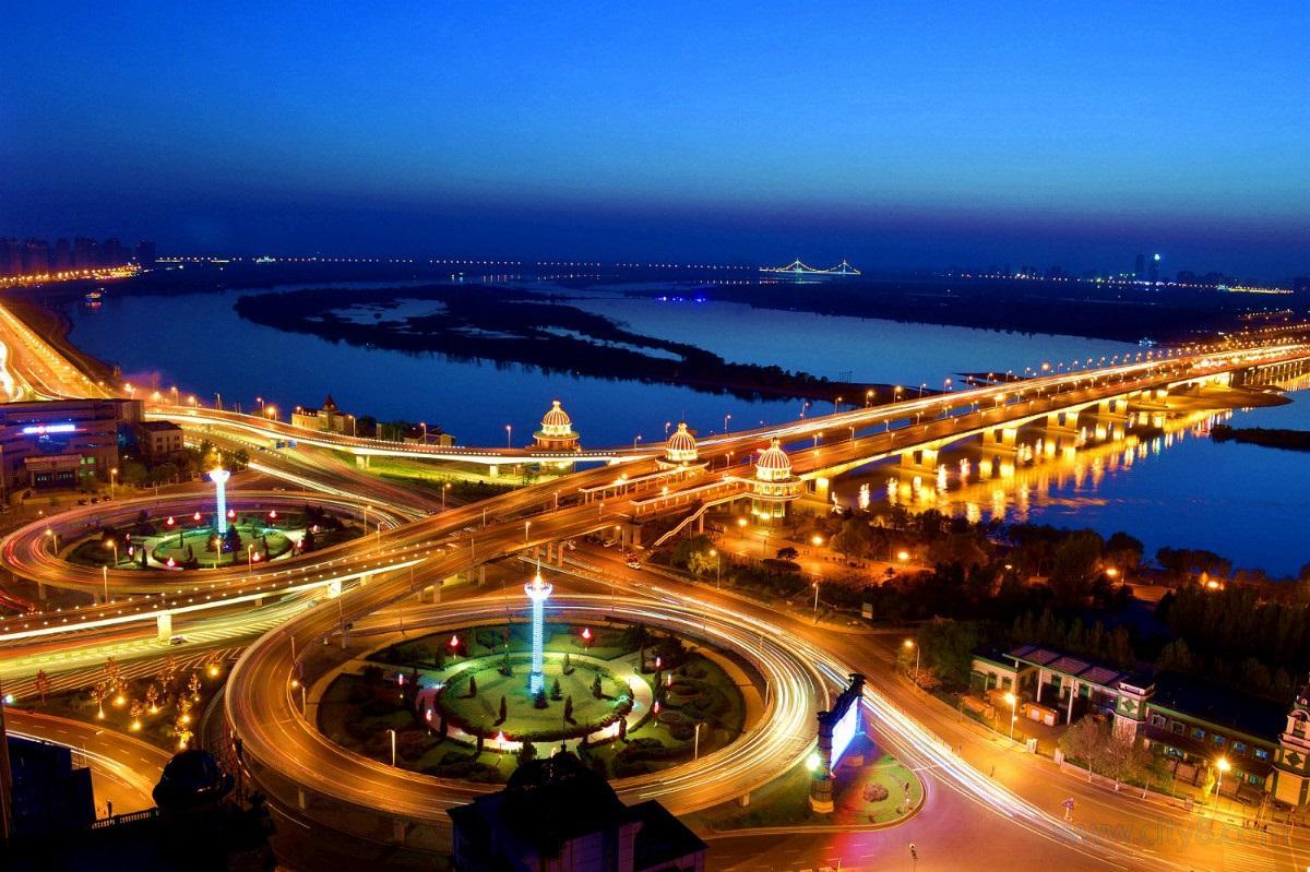 松花江公路大桥夜景