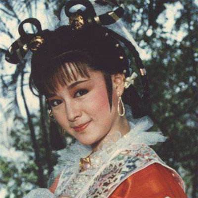 《七仙女》中饰演三姐