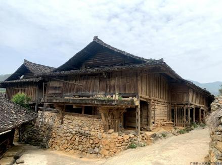 壮族杆栏式建筑