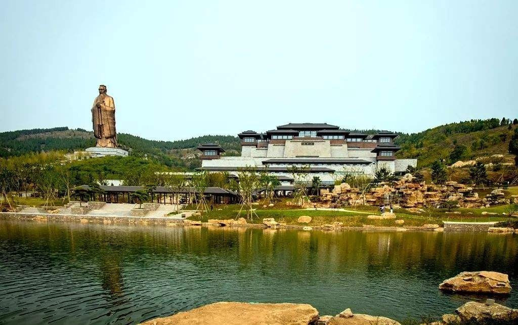 尼山圣境全景图