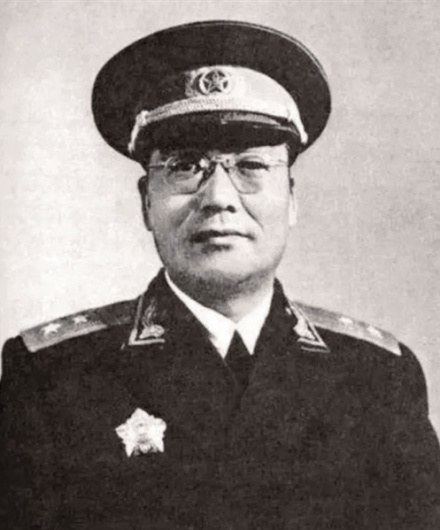 韩练成
