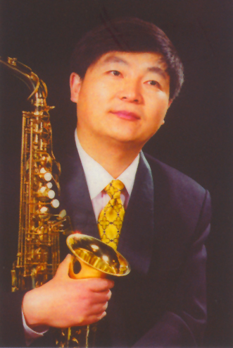 李满龙
