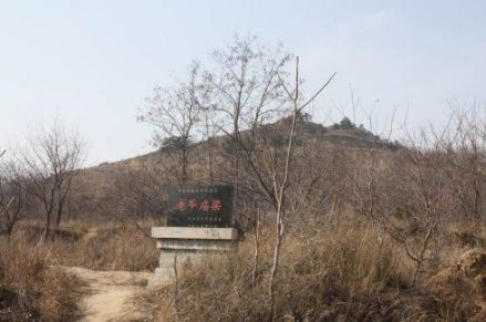 当时与敌争夺老爷庙的制高点 
