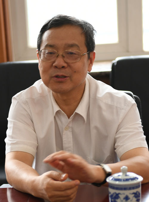 卓新平活动照