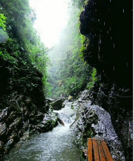 坐龙峡