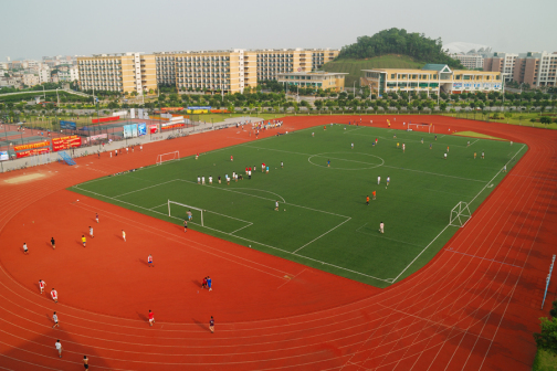 东校区体育场