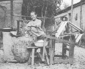 辑里村