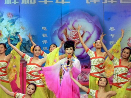 黄霞芬