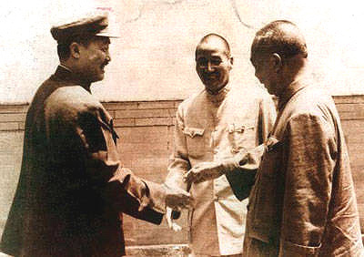贺龙（左）刘文辉（中）邓锡侯（右）