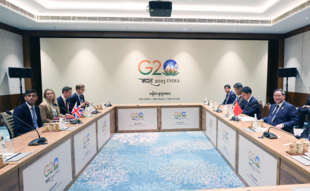国务院总理李强会见英国首相苏纳克