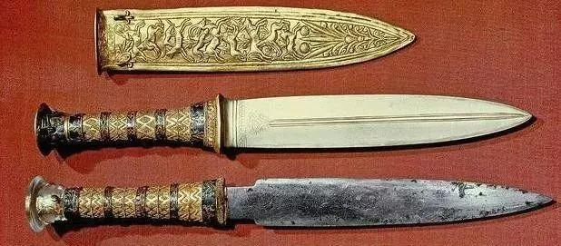黄金匕首