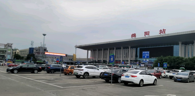 绵阳站侧视图