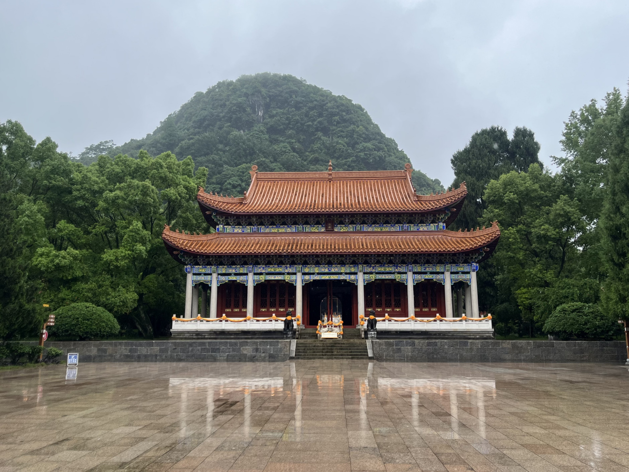 拜殿