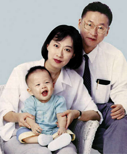 李敖与妻子王小屯及儿子李戡