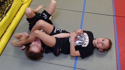 青少年综合格斗