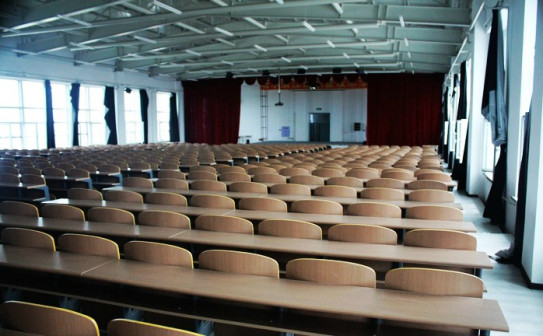哈尔滨城市职业学院演播厅