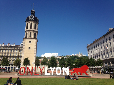 里昂城市宣传语“OnlyLyon”