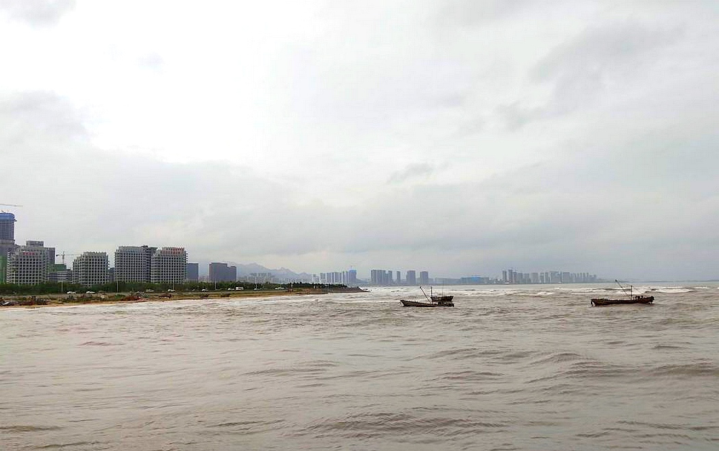 灵山湾中北部风河河口大港口一带海域