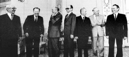1988年7月16日七国首脑出席华约会议时合影