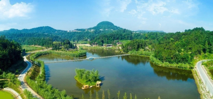 万寿湖畔