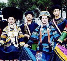 凉山彝族服饰