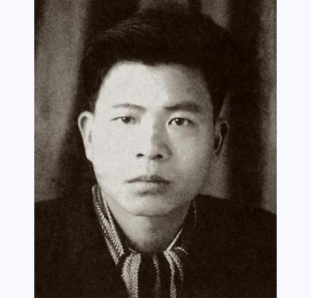 1942年，23岁，国立艺专毕业时的吴冠中