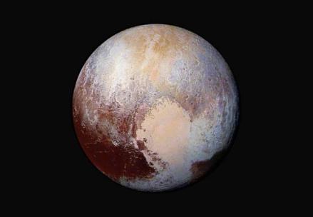 新视野号拍摄的冥王星色彩增强照片。