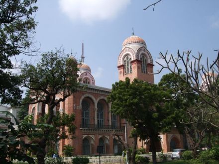 马德拉斯大学