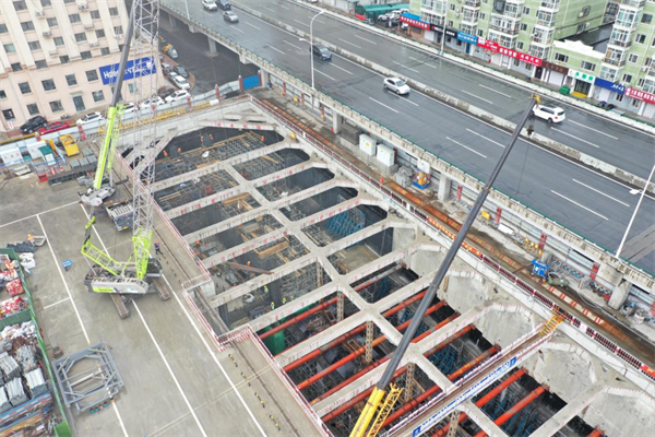 建设中的河松街站